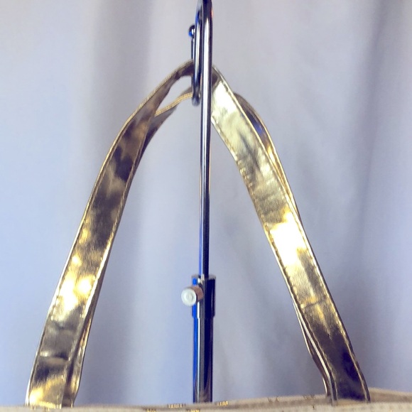 Unbranded cream colored woven tote. Gold moon and stars print. Gold handles. - Picture 3 of 8